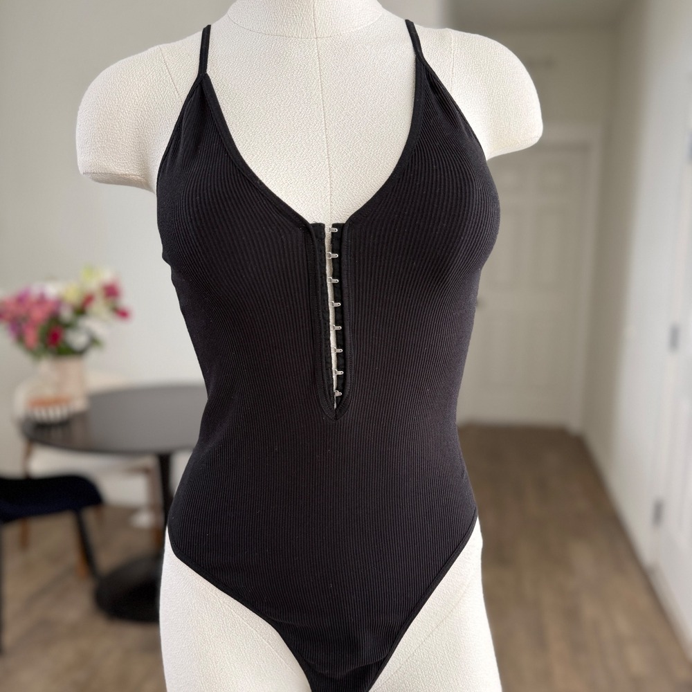 Bozzolo Black Ribbed Hook‎ and Eye Thong Bodysuit Womens Size S/M clubwear